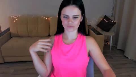 Lora Cain online show from 09/11/25, 01:00