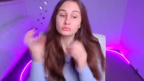 Lora online show from 10/06/25, 05:38