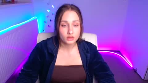 Lora online show from 10/17/25, 11:35