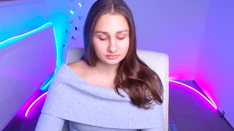 Lora online show from 10/18/25, 05:21