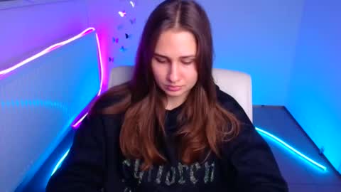 Lora online show from 10/24/25, 05:37