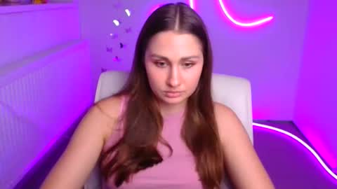 Lora online show from 11/11/25, 01:33