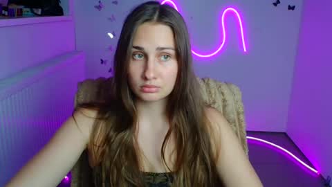 Snapshot of lora_kisses chatting on 06/24/26, 11:53 Lora online show from 06/24/26, 11:53