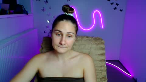 Snapshot of lora_kisses chatting on 06/26/26, 11:36 Lora online show from 06/26/26, 11:36