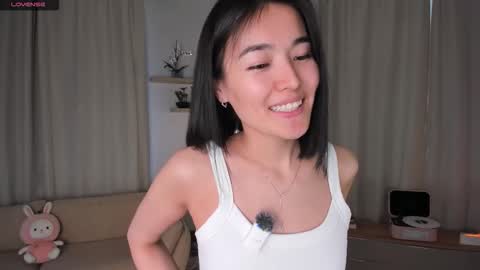 Lora control 2 min for every new Fan Club subscriber online show from 02/06/26, 08:18