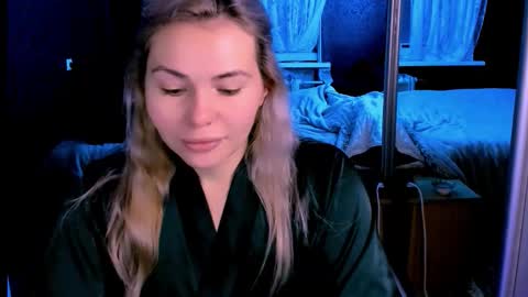 Lora online show from 11/06/25, 03:07