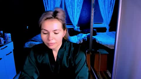 Lora online show from 11/20/25, 02:45