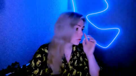 Lora online show from 02/25/26, 03:05