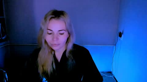 Lora online show from 04/24/26, 02:25