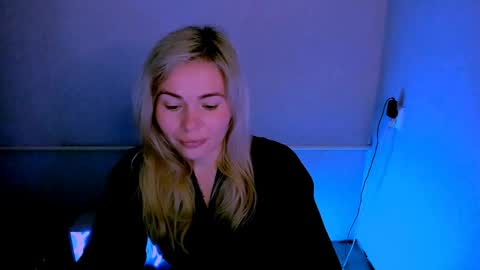 Snapshot of loraboyar chatting on 05/05/26, 01:24 Lora online show from 05/05/26, 01:24