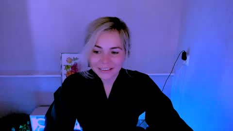 Snapshot of loraboyar chatting on 05/25/26, 02:39 Lora online show from 05/25/26, 02:39