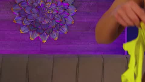 Lora online show from 02/25/26, 08:40