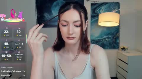 Lora online show from 11/06/25, 11:22