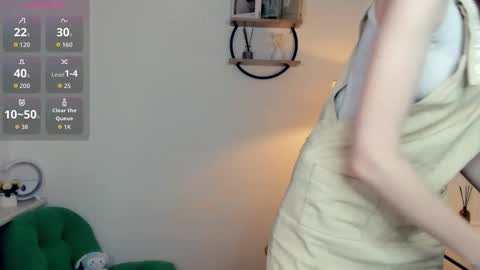 Lora online show from 11/14/25, 12:48