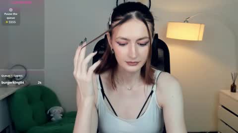 Lora online show from 11/16/25, 07:47