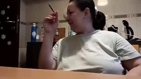 Snapshot of loraflame chatting on 12/06/24, 11:11 Lora online show from 12/06/24, 11:11