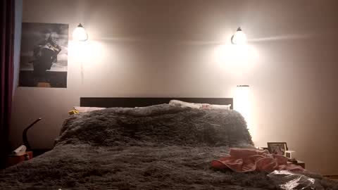 Snapshot of loraflame chatting on 12/17/24, 12:54 Lora online show from 12/17/24, 12:54