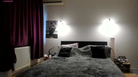 Snapshot of loraflame chatting on 12/30/24, 11:26 Lora online show from 12/30/24, 11:26