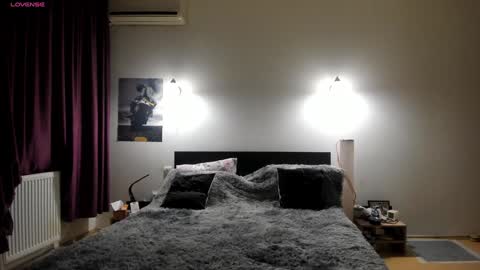 Snapshot of loraflame chatting on 12/30/24, 03:13 Lora online show from 12/30/24, 03:13