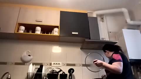 Snapshot of loraflame chatting on 01/05/25, 01:58 Lora online show from 01/05/25, 01:58