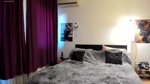 Snapshot of loraflame chatting on 01/06/25, 10:57 Lora online show from 01/06/25, 10:57