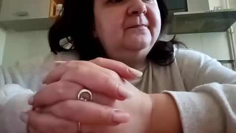 Snapshot of loraflame chatting on 01/08/25, 10:37 Lora online show from 01/08/25, 10:37