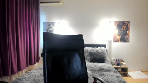 Snapshot of loraflame chatting on 01/12/25, 01:27 Lora online show from 01/12/25, 01:27