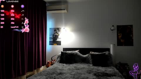 Snapshot of loraflame chatting on 01/14/25, 09:13 Lora online show from 01/14/25, 09:13