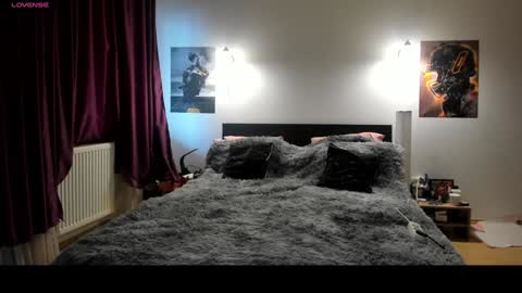 Snapshot of loraflame chatting on 01/15/25, 09:24 Lora online show from 01/15/25, 09:24