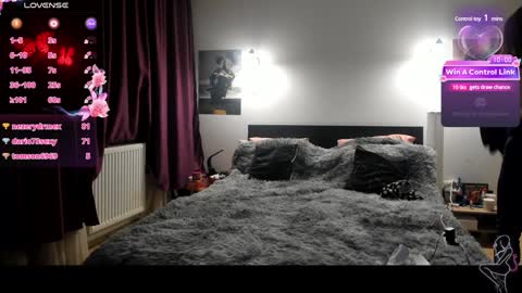 Snapshot of loraflame chatting on 01/15/25, 03:29 Lora online show from 01/15/25, 03:29