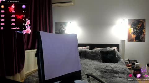 Snapshot of loraflame chatting on 01/21/25, 02:37 Lora online show from 01/21/25, 02:37