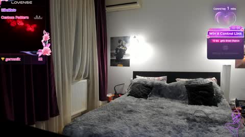 Snapshot of loraflame chatting on 01/21/25, 05:51 Lora online show from 01/21/25, 05:51