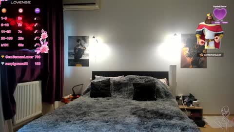 Snapshot of loraflame chatting on 01/22/25, 01:00 Lora online show from 01/22/25, 01:00