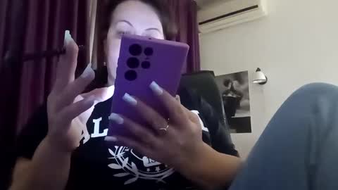 Snapshot of loraflame chatting on 01/22/25, 04:02 Lora online show from 01/22/25, 04:02