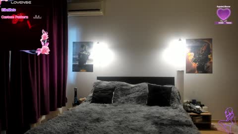 Snapshot of loraflame chatting on 01/25/25, 11:34 Lora online show from 01/25/25, 11:34