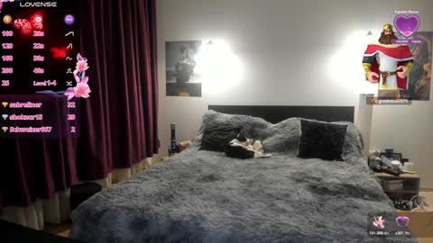 Snapshot of loraflame chatting on 01/25/25, 05:40 Lora online show from 01/25/25, 05:40