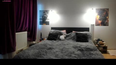 Snapshot of loraflame chatting on 01/26/25, 11:50 Lora online show from 01/26/25, 11:50