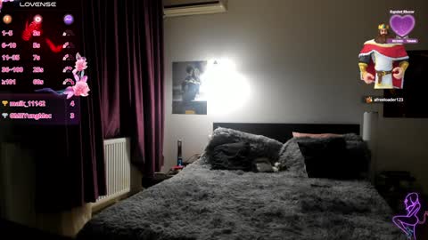 Snapshot of loraflame chatting on 01/27/25, 05:26 Lora online show from 01/27/25, 05:26