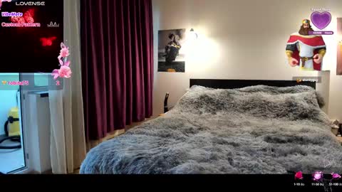 Snapshot of loraflame chatting on 02/17/25, 02:59 Lora online show from 02/17/25, 02:59