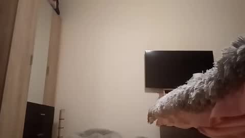 Snapshot of loraflame chatting on 02/19/25, 07:05 Lora online show from 02/19/25, 07:05