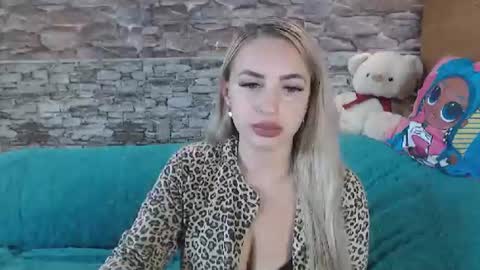 Queen LoraSinClare online show from 10/09/25, 09:40