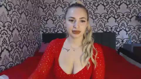 Queen LoraSinClare online show from 10/16/25, 09:10