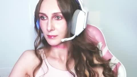 Lora  online show from 04/02/26, 01:36