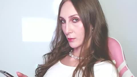 Lora  online show from 04/20/26, 02:47