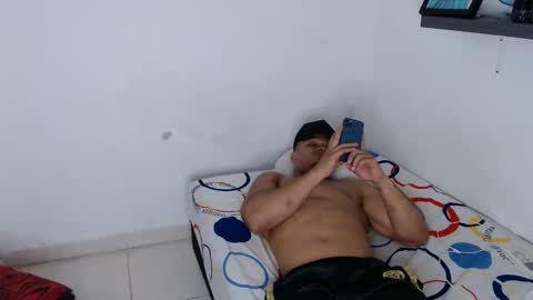 Snapshot of lordblaze_ chatting on 10/21/25, 05:08 Dominic online show from 10/21/25, 05:08