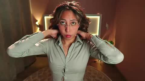 Deborah Daz online show from 09/30/25, 02:11