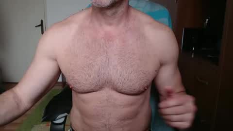 Snapshot of lordofyourdesires chatting on 10/28/25, 06:39 A online show from 10/28/25, 06:39