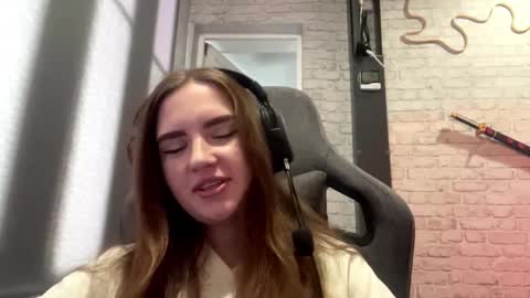 Molly online show from 10/14/25, 05:19