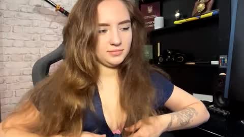 Molly online show from 10/17/25, 06:27