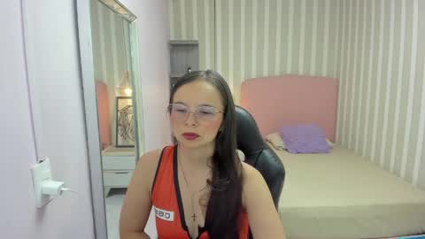 lorelaigiven online show from 05/30/26, 12:24